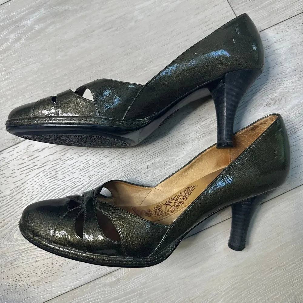 Soft Gabriela dark green learner pump‎ round toe medium heel size 9.5